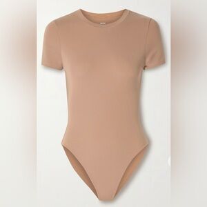 SKIMS Fits Everybody T-shirt Bodysuit in Sienna. Size Small. New no tags.